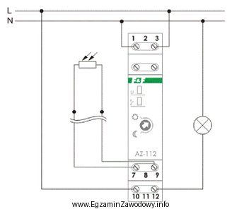 Do których zacisków przekaźnika zmierzchowego przedstawionego na schemacie 