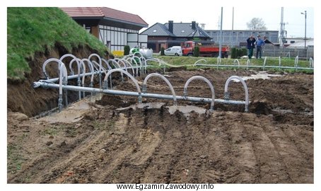 Przedstawione na ilustracji igłofiltry stanowią element